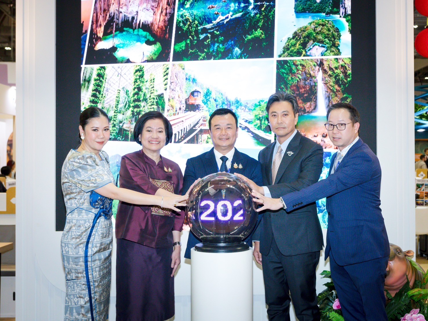 นายสรวงศ์ เทียนทอง รมว.ท่องเที่ยว นำทีม 32 ผู้ประกอบการไทยร่วมงาน ITB Asia 2024 ณ สาธารณรัฐสิงคโปร์